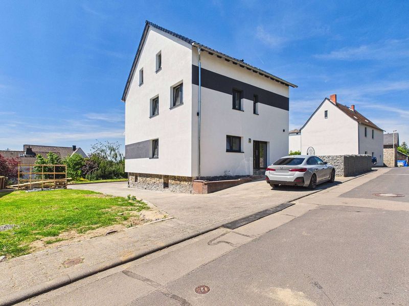 Frisch sanierte 3-Zimmer-Wohnung zum Erstbezug